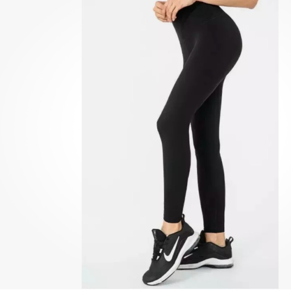 Lululemon yoga pants